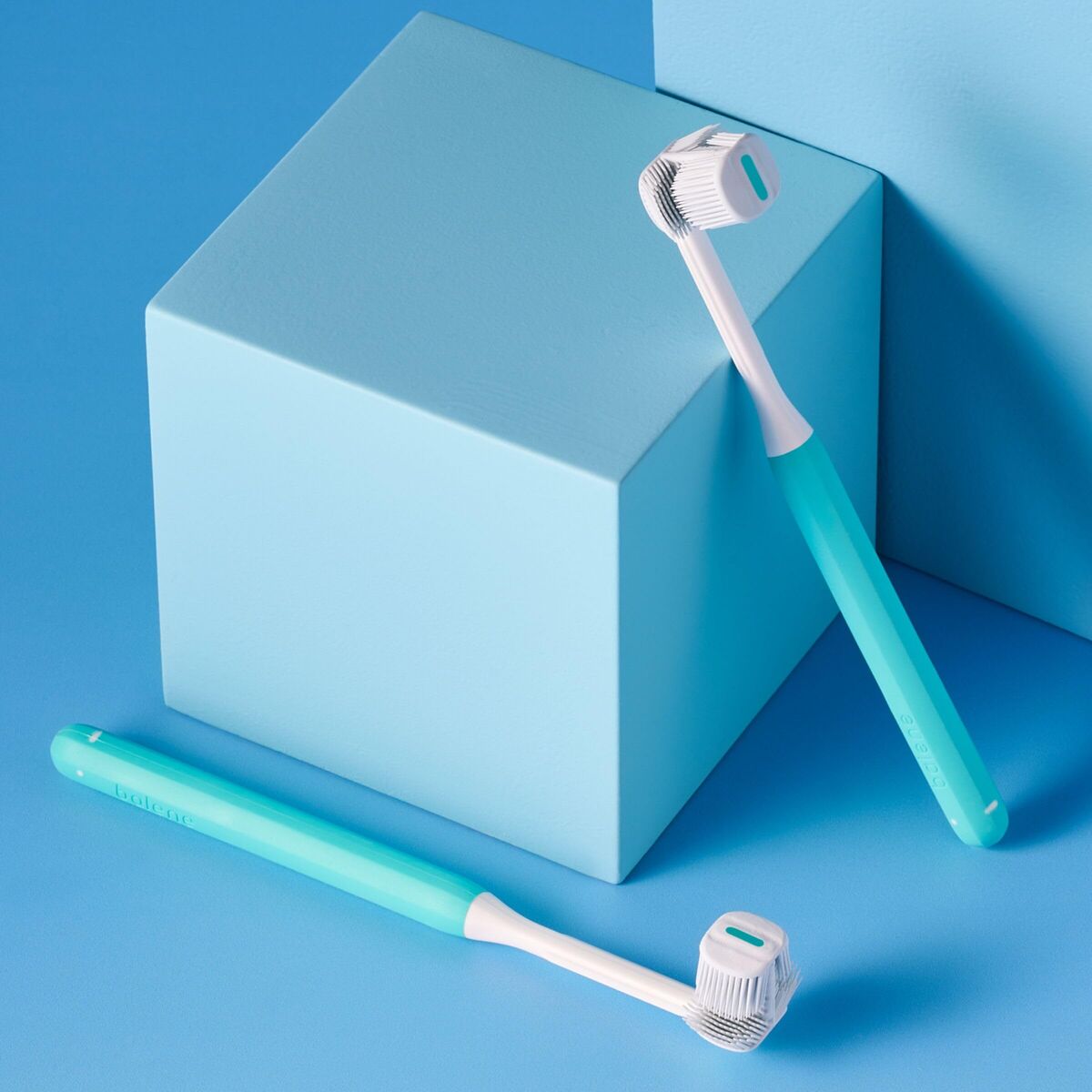 V2HBEF5E772BC7134AAEC2AAA25C22B3E30R7733405P2