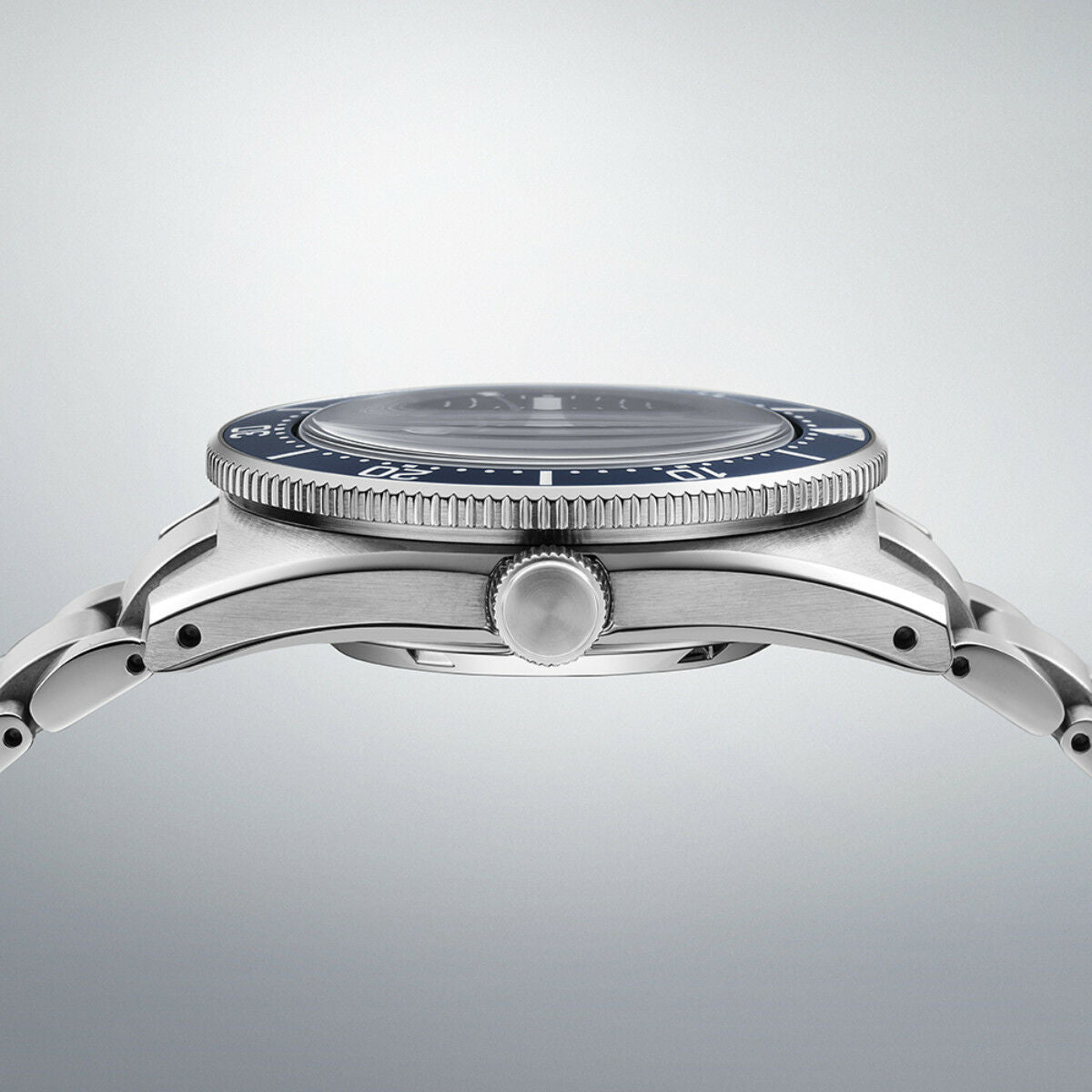 V6HB6AE3F1763B52BA92FE3ACFE34CB299CR5051677P4