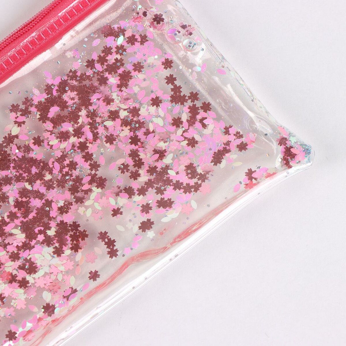 V4H17886DA761EC856DF6A36570704764FER6921816P3